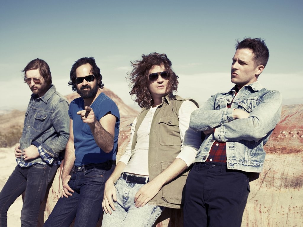 The Killers: il nuovo singolo natalizio è "Dirt Sledding" (FOTO)