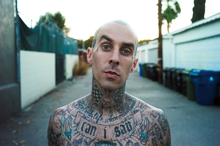 Travis Barker: "Suonerò finchè non vomito o muoio" (FOTO)