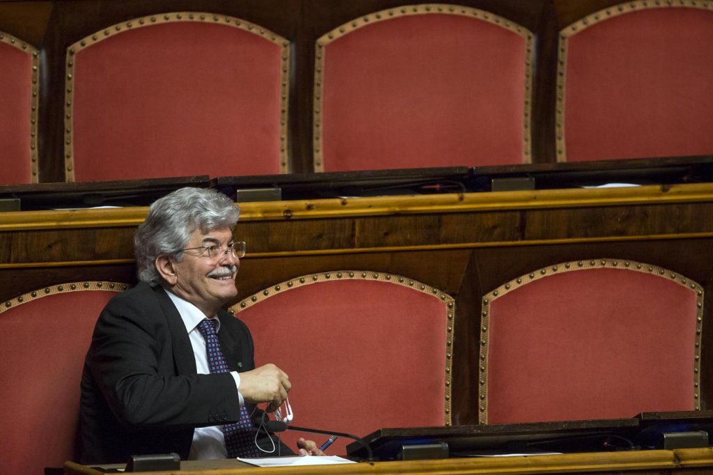 Il Senatore Antonio Razzi al Gay Village