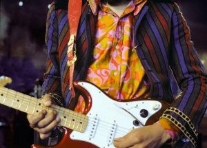 Jimi Hendrix a Woodstock: l’inno americano che sconvolse il mondo