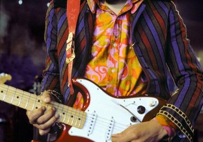 Jimi Hendrix a Woodstock: l’inno americano che sconvolse il mondo